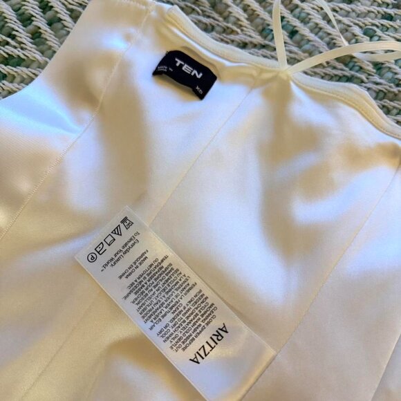 Aritzia Strapless Corset-Style Bustier in Ivory - Picture 2 of 3